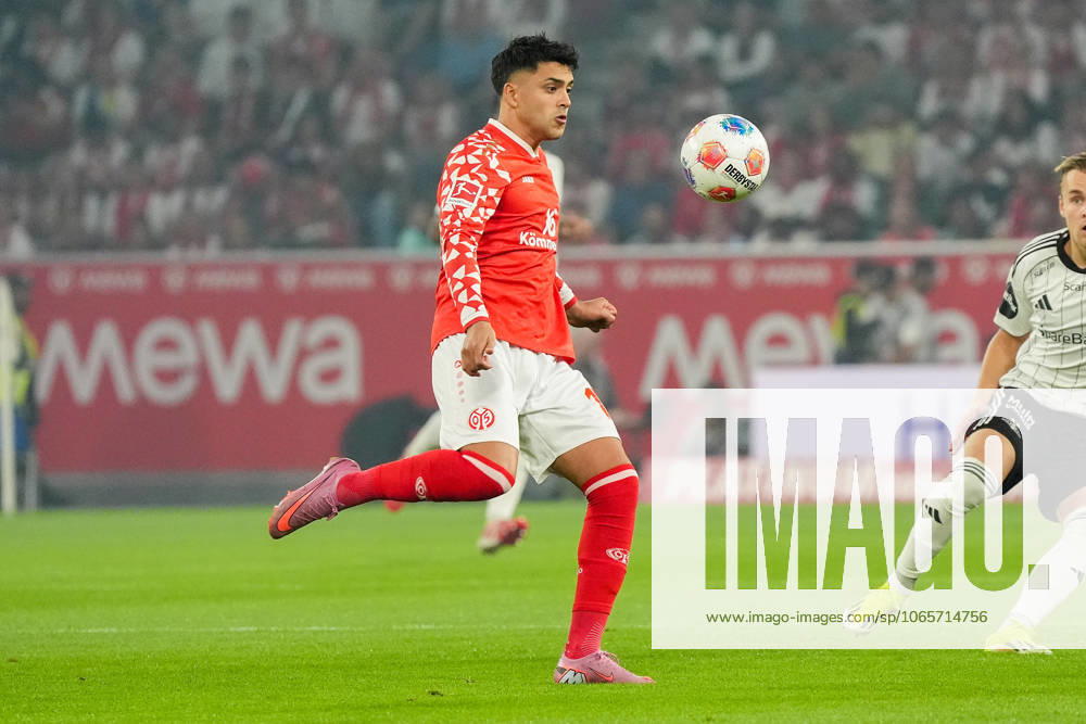 Nadiem Amiri (1. FSV Mainz 05, 10) - 28.08.2025 1. FSV Mainz 05 vs. Rosenborg Trondheim, MEWA Arena, Europa Conference League Qualifikation Rückspiel