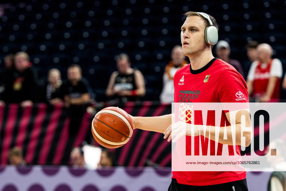 FIBA EuroBasket 2025: Litauen - Deutschland; 30.08.2025 Johannes Voigtmann (Deutschland, 7) im Warm Up FIBA EuroBasket 2025: Litauen - Deutschland, Tampere, Nokia Arena am 30.08.2025