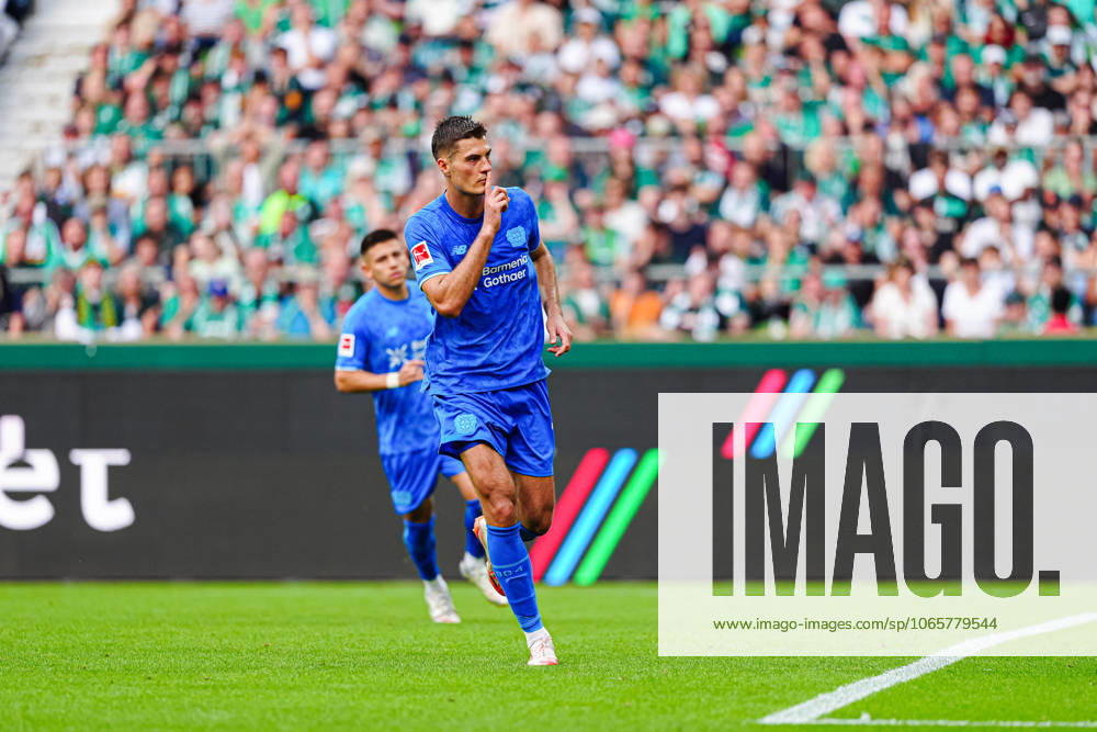 Torjubel nach Tor zum 1:3 per Elfmeter Strafstoss Patrik Schick (Bayer 04 Leverkusen, 14) GER, SV Werder Bremen vs. Bayer 04 Leverkusen, Fussball, Bundesliga, Spieltag 2, Spielzeit 2025 2026, 30.08.2025 DFL REGULATIONS PROHIBIT ANY USE OF PHOTOGRAPHS AS IMAGE SEQUENCES AND OR QUASI-VIDEO GER, SV Werder Bremen vs. Bayer 04 Leverkusen, Fussball, Bundesliga, Spieltag 2, Spielzeit 2025 2026, 30.08.2025 Bremen