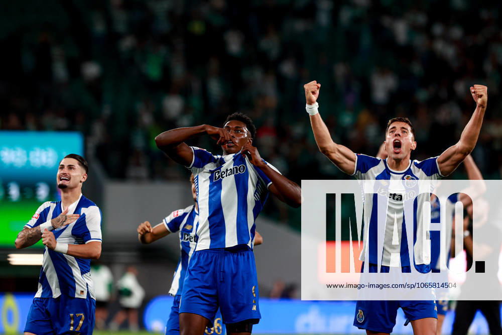 Estadio Jose Alvalde Samu Aghehowa of FC Porto celebrates at the end of the Liga Portugal Betclic match between Sporting CP and FC Porto at the Estadio Jose Alvalade in Lisbon on August 30, 2025. Liga Portugal Betclic - Sporting CP vs FC Porto (Valter Gouveia SPP)