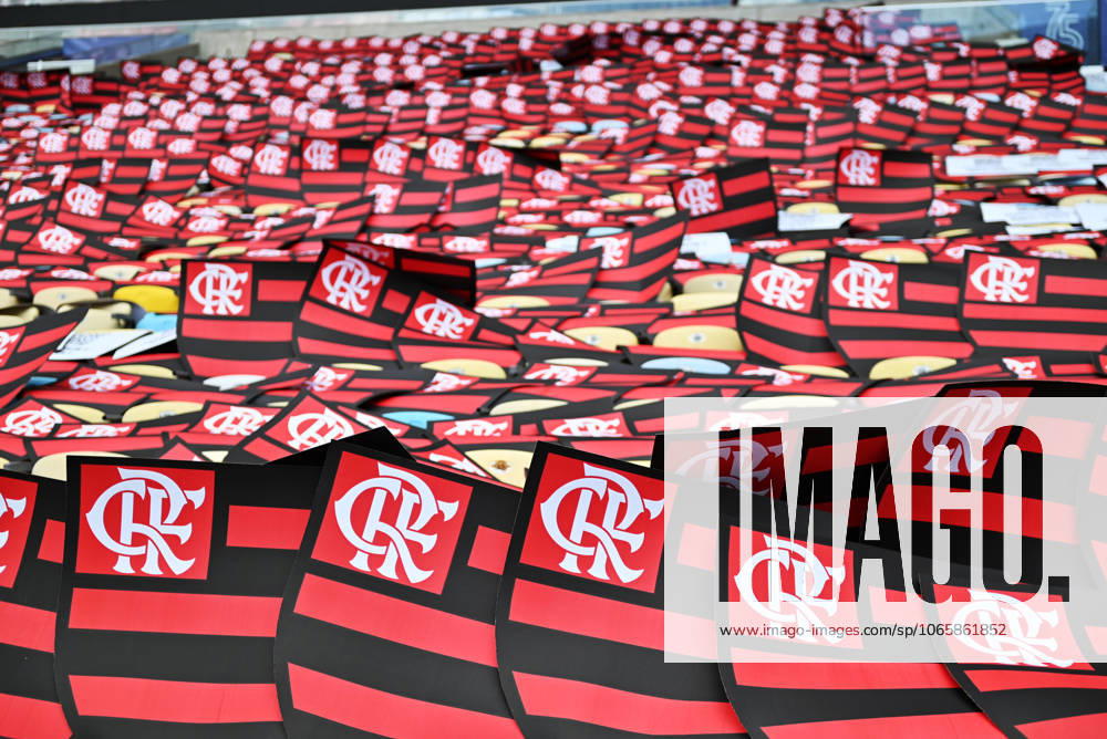 Flamengo x Gremio RIO DE JANEIRO, RJ - 31.08.2025: FLAMENGO X GREMIO - preparations for the mosaic with shields during Flamengo x Gremio held at Maracana Stadium, for the 22nd round of the 2025 Brazilian Championship, on Sunday afternoon (31), in Rio de Janeiro, RJ (Photo: Celso Pupo Fotoarena) x2797612x CelsoxPupo