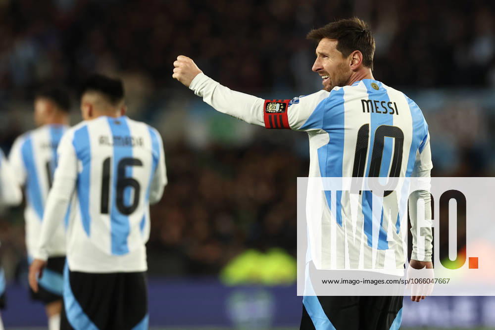 Argentina s forward Lionel Messi (R) celebrates after scoring the teams third goal during the South American qualification football match between Argentina and Venezuela for the FIFA World Cup, WM, Weltmeisterschaft, Fussball 2026 at the Monumental stadium in Buenos Aires on September 4, 2025. BUENOS AIRES ARGENTINA