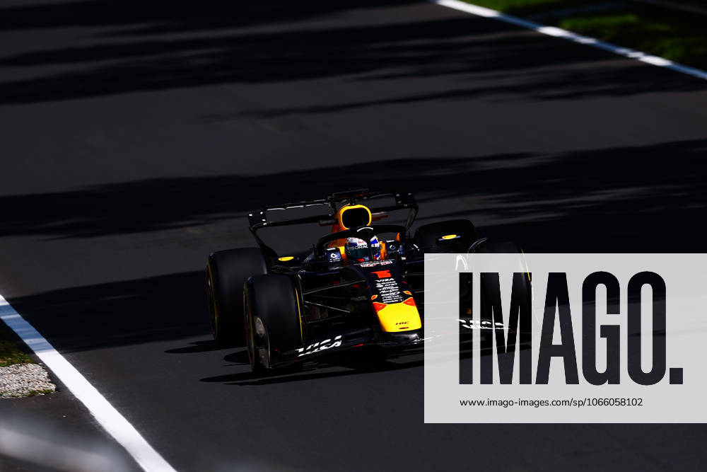 F1 - ITALIAN GRAND PRIX 2025 01 VERSTAPPEN Max (nld), Red Bull Racing RB21, action during the 2025 Formula 1 Pirelli Grand Premio dItalia, 2025 Italian Grand Prix, 16th round of the 2025 FIA Formula One World Championship, WM, Weltmeisterschaft from September 5 to 7, 2025 on the Autodromo Nazionale Monza, in Monza, Italy -