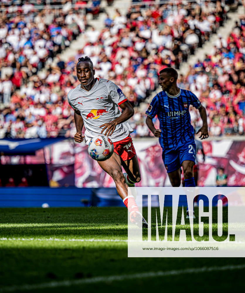 Leipzigs Yan Diomande. Fussball 1. Bundesliga, 2. Spieltag: RB Leipzig - 1. FC Heidenheim 2:0. 30. August 2025: Leipzig, Red Bull Arena. RB Leipzig - 1. FC Heidenheim 2:0