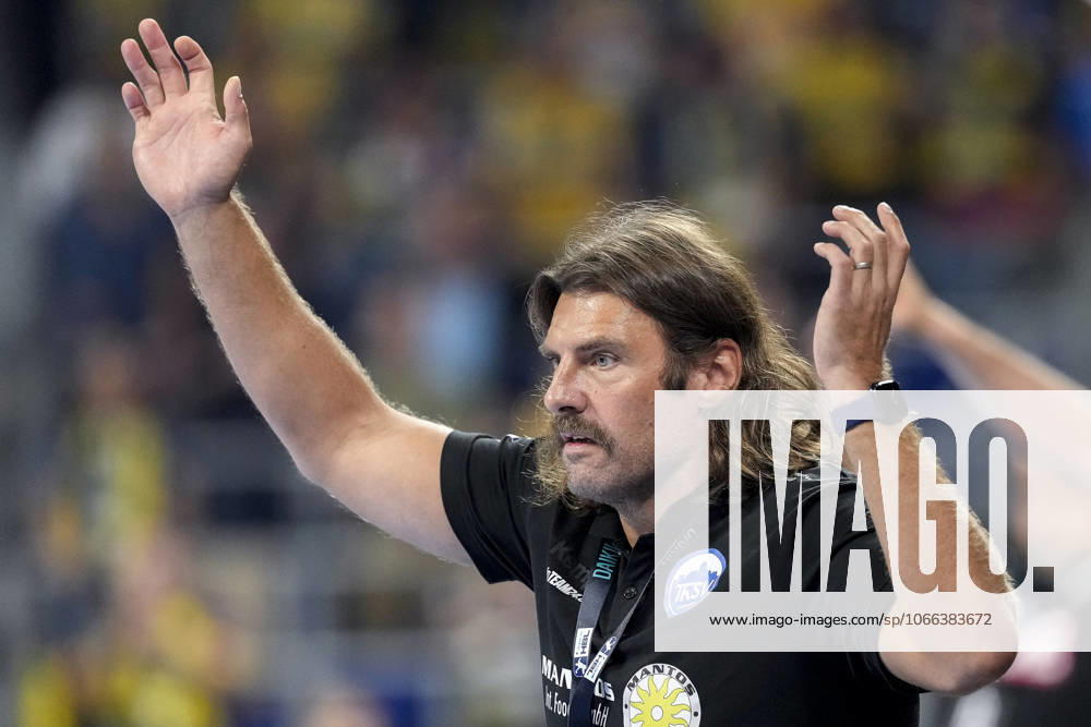 Sebastian Hinze (Trainer, Cheftrainer, ThSV), gibt Anweisungen, gestikuliert, mit den Armen gestikulieren, Einzelbild, Einzelfoto, Aktion, Action, 13.09.2025, Mannheim (Deutschland), Handball, Bundesliga, Rhein-Neckar Löwen - ThSV Eisenach