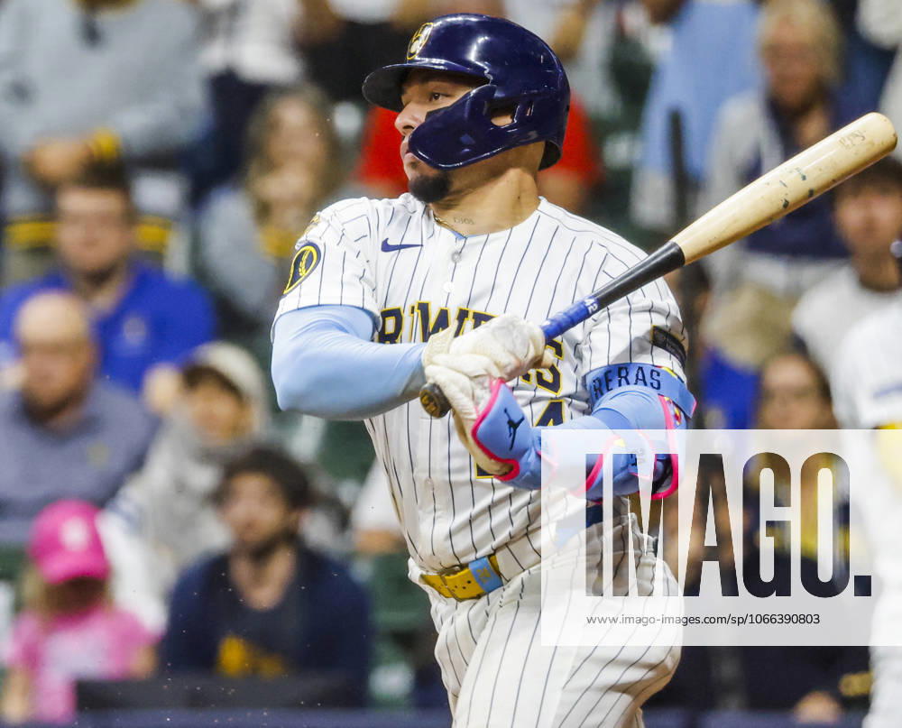 Milwaukee Brewers catcher William Contreras hits an RBI single in the ninth inning of the MBL game between the St. Louis Cardinals and the Milwaukee Brewers at American Family Field in Milwaukee, Wisconsin on Saturday, September 13, 2025. MIL20250913848 TANNENxMAURY