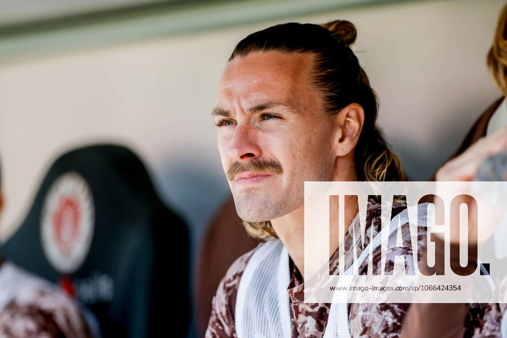 - Fußball, 1. Bundesliga 2025 26, FC St. Pauli - FC Augsburg: Jackson Irvine (FC St. Pauli, 7) DFL REGULATIONS PROHIBIT ANY USE OF PHOTOGRAPHS AS IMAGE SEQUENCES AND OR QUASI-VIDEO.
