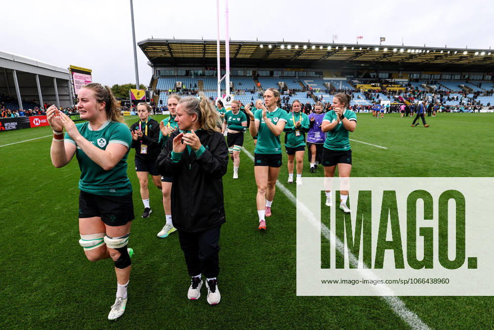 2025 Women s Rugby World Cup Quarter-Final, Sandy Park, Exeter, England 14 9 2025 France vs Ireland The Ireland team applaud the fans dejected after the game The Ireland team applaud the fans dejected after the game 14 9 2025