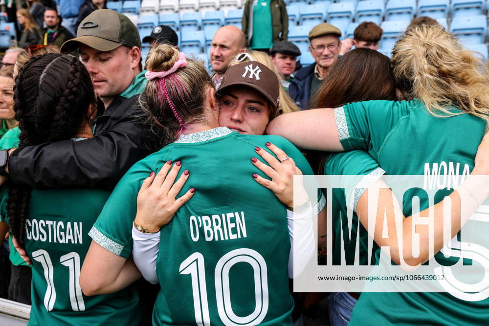 2025 Women s Rugby World Cup Quarter-Final, Sandy Park, Exeter, England 14 9 2025 France vs Ireland Ireland s Dannah OBrien shares a hug with her partner Katie Whelan dejected after the game Dannah OBrien shares a hug with her partner Katie Whelan dejected after the game 14 9 2025