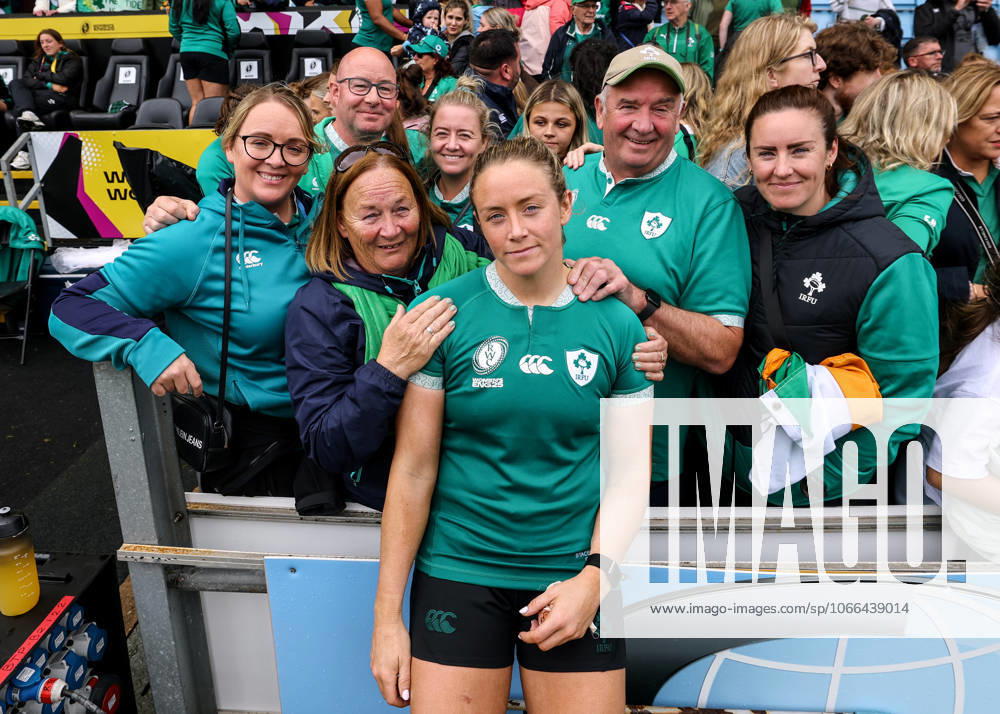 2025 Women s Rugby World Cup Quarter-Final, Sandy Park, Exeter, England 14 9 2025 France vs Ireland Ireland s Stacey Flood with her family after the game Stacey Flood with her family after the game 14 9 2025