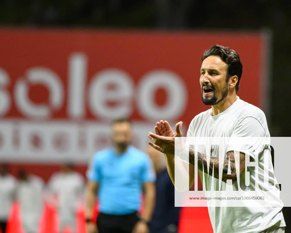 CESAR PEIXOTO head coach of Gil Vicente FC reacts during the Liga Portugal Betclic 2025 26 match between SC Braga and Gil Vicente FC, on September 14, 2025 at Estadio Municipal de Braga, Braga, Portugal Braga Portugal - ZUMAl192 20250914_zsp_l192_065