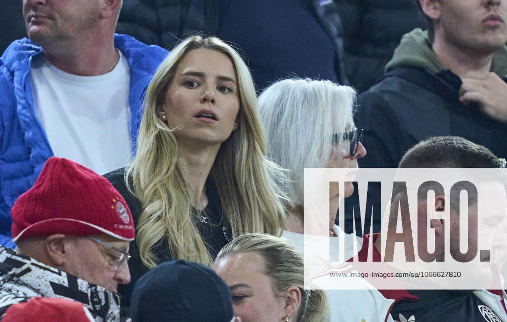 Anika Neuer, wife of Manuel Neuer, FCB 1 in the League Phase Matchday 1 match FC BAYERN MUENCHEN - CHELSEA FC of football UEFA Champions League 2025 26 in Allianz Arena Munich, Sept 17, 2025 , FCB, München
