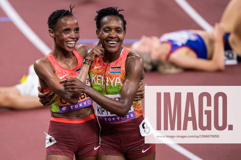 Beatrice Chebet and Faith Kipyegon of Kenya celebrate after competing in womens 5000 meters final during day 8 of the 2025 World Athletics Championships on September 20, 2025 in Tokyo. Photo: Joel Marklund BILDBYRAN kod JM JM0737 bbeng friidrott athletics friidrett 2025 world athletics championships world athletics championships tokyo 25 friidrotts-vm friidretts-vm vm dam jubel