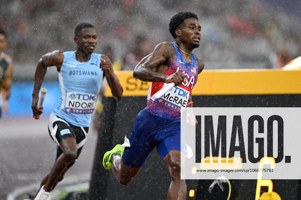 (L-R) Bayapo NDORI (BOT), Khaleb MCRAE (USA), SEPTEMBER 21, 2025 - Athletics : World Athletics Championships Tokyo 2025 Men s 4x400m Relay Final at National Stadium in Tokyo, Japan. aflo_304303587