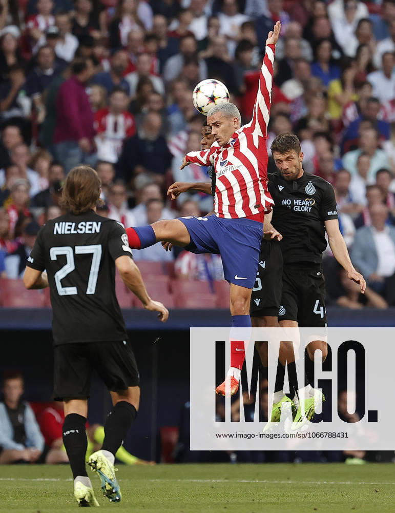 Atletico Madrid v Club Brugge - UEFA Champions League MADRID, SPAIN - OCTOBER 12: Atletico Madrid s player Antoine Griezmann (C) in action during the UEFA Champions League Group B football match between Atletico Madrid and Club Brugge at Civitas Metropolitano Stadium in Madrid, Spain on October 12, 2022. Madrid Spain. Editorial use only. Please get in touch for any other usage.