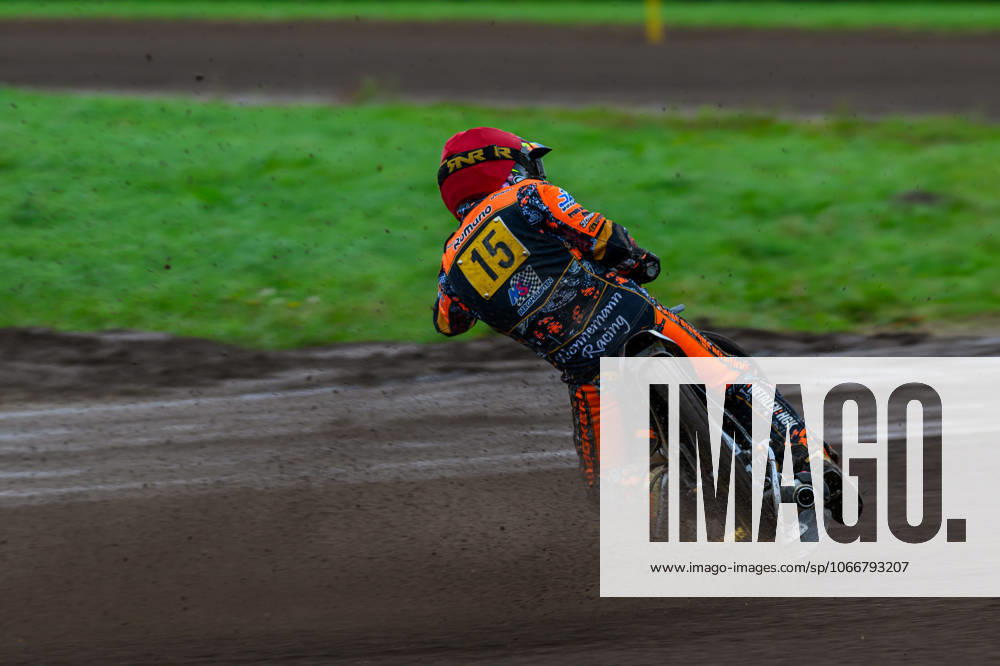 FIM Long Track World Championship, WM, Weltmeisterschaft Final 4 Wild Card Rider Romano Hummel (15) of The Netherlands is in action during the FIM Long Track World Championship Final 4 at the Speed Centre in Roden, Netherlands, on September 21, 2025. Roden Drenthe United Kingdom