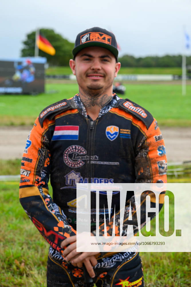 FIM Long Track World Championship, WM, Weltmeisterschaft Final 4 Wild Card Rider Romano Hummel (15) of The Netherlands participates in the FIM Long Track World Championship Final 4 at the Speed Centre in Roden, Netherlands, on September 21, 2025. Roden Drenthe United Kingdom