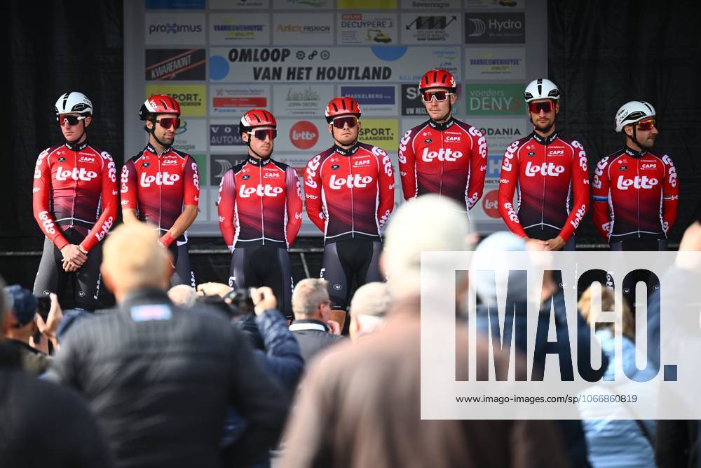 Omloop van Het Houtland 2025 Cycling Race LICHTERVELDE, BELGIUM - SEPTEMBER 24 : Lotto riders during the 78th edition of Omloop van Het Houtland an UCI Class 1.1 one day cycling road race for Men Elite of 198,7 km with start in Eernegem and finish in Lichtervelde on September 24, 2025 in Lichtervelde, Belgium, 24 09 2025 Lichtervelde Belgium