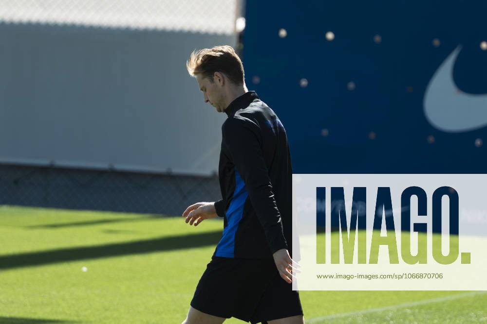 FC Barcelona, Barca Training Session Frankie de Jong, a player of FC Barcelona, trains with the team ahead of the Spanish League, La Liga EA Sports, football match against Real Oviedo at Ciudad Esportiva Joan Gamper in Sant Joan Despi, Barcelona, Spain, on September 24, 2025. Barcelona Spain