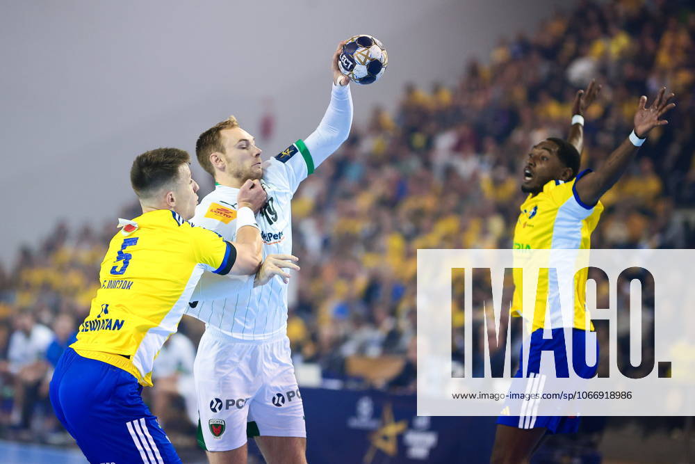 2025.09.25 Kielce Pilka reczna , Liga Mistrzow EHF , sezon 2025 26 Industria Kielce - Fuechse Berlin N z Michal Olejniczak, Mathias Gidsel Foto Tomasz Fafara PressFocus 2025.09.25 Kielce Handball , EHF Champions League , 2025 2026 season Industria Kielce - Fuechse Berlin Michal Olejniczak, Mathias Gidsel Credit: Tomasz Fafara PressFocus NEWSPIX.PL --- newspix.pl