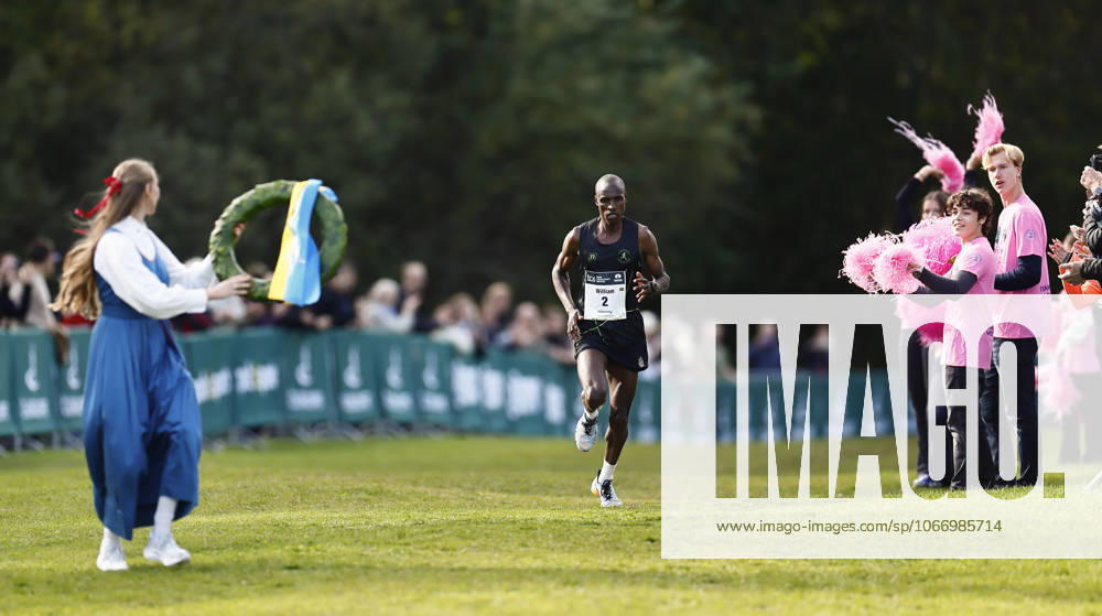 Vinnare Lidingöloppet Män 30 km William Nyarondia Morwabe Kenya den 27 september 2025 pa Lidingö.