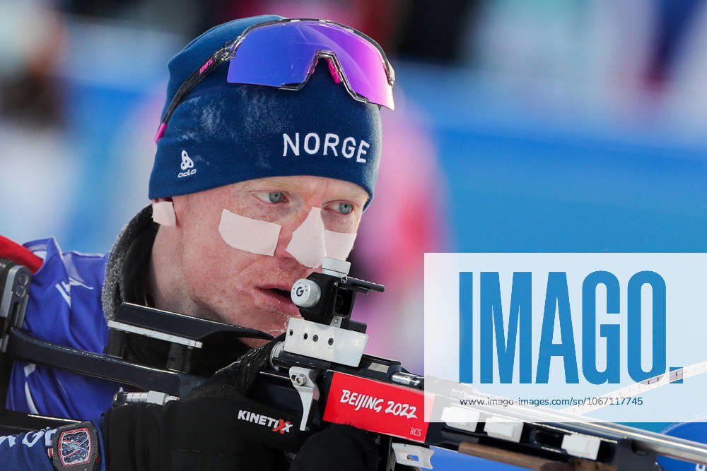 Beijing 2022 Olympic Games, Olympische Spiele, Olympia, OS BEIJING, CHINA - FEBRUARY 18: Johannes Thingnes Bo (2) of Norway competes during Biathlon men s 15km at the Beijing 2022 Winter Olympic Games in Beijing, China on February 18, 2022. Beijing China. Editorial use only. Please get in touch for any other usage.