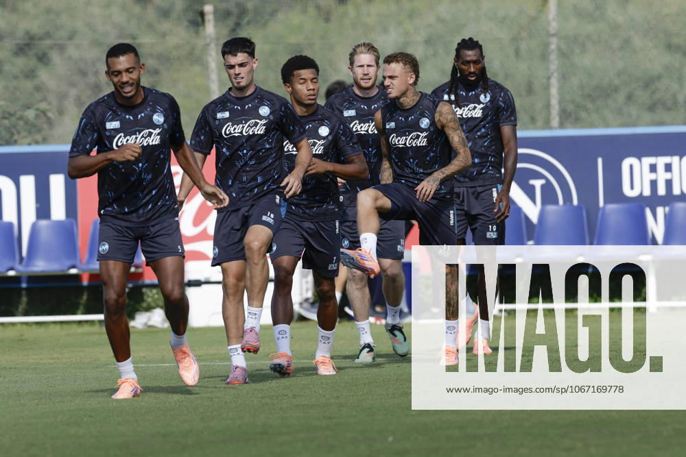 Training session SSC Napoli Napoli s Brazilian defender Juan Jesus, Napoli s Brazilian forward David Neres, Napoli s Dutch midfielder Noa Lang, Napoli s Belgian midfielder Kevin De Bruyne, Andre Frank Zambo Anguissa during the final training session before the UEFA Champions League match against Sporting Clube de Portugal at the SSC Napoli Training Centre on 30 September 2025 in Castel Volturno, Italy. _BPH8230