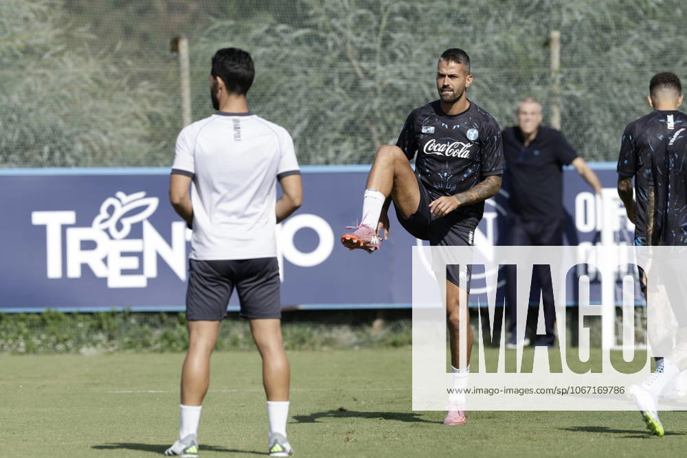 Training session SSC Napoli Napoli s Italian defender Leonardo Spinazzola during the final training session before the UEFA Champions League match against Sporting Clube de Portugal at the SSC Napoli Training Centre on 30 September 2025 in Castel Volturno, Italy. _BPH8266