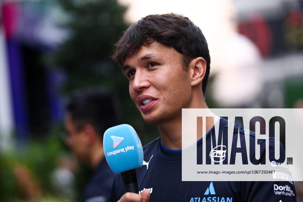 F1 - SINGAPORE GRAND PRIX 2025 ALBON Alexander (tha), Williams Racing FW47, portrait during the 2025 Formula 1 Singapore Grand Prix, 18th round of the 2025 FIA Formula One World Championship, WM, Weltmeisterschaft from October 3 to 5, 2025 on the Marina Bay Street Circuit, in Singapore - SingaporeSingapore