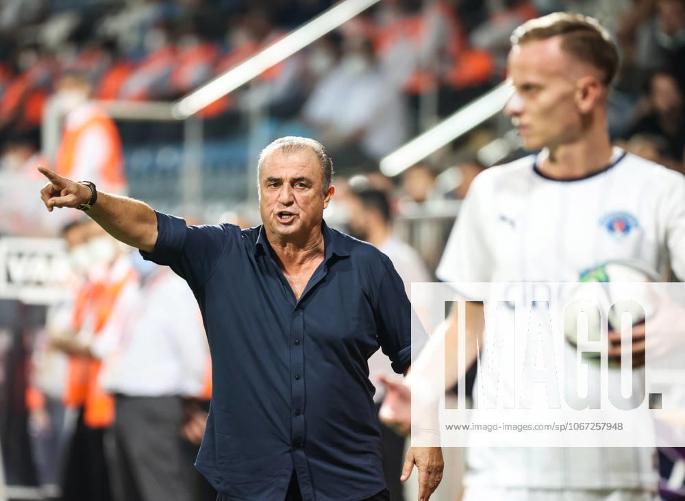 Kasimpasa v Galatasaray - Turkish Super Lig ISTANBUL, TURKEY - AUGUST 29: Head coach Fatih Terim of Galatasaray gestures during Turkish Super Lig week 3 match between Kasimpasa and Galatasaray at Recep Tayyip Erdogan Stadium on August 29, 2021 in Istanbul, Turkey. Istanbul Turkey. Editorial use only. Please get in touch for any other usage.