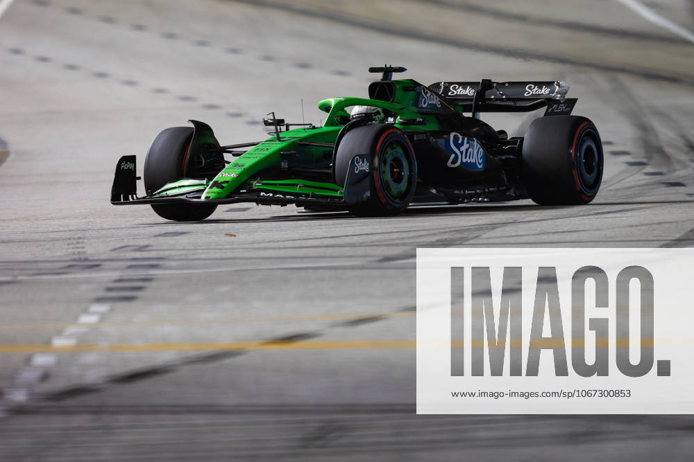 F1 - SINGAPORE GRAND PRIX 2025 27 HULKENBERG Nico (ger), Stake F1 Team Kick C45, action during the 2025 Formula 1 Singapore Grand Prix, 18th round of the 2025 FIA Formula One World Championship, WM, Weltmeisterschaft from October 3 to 5, 2025 on the Marina Bay Street Circuit, in Singapore - SingaporeSingapore