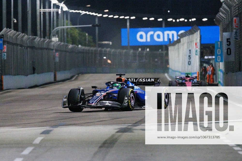 Alexander Albon of Thailand drives the (23) Williams Racing FW47 Mercedes during the practice session two ahead of the F1 Grand Prix of Singapore at the Marina Bay Street Circuit. Singapore Singapore - ZUMAs197 20251003_aaa_s197_206