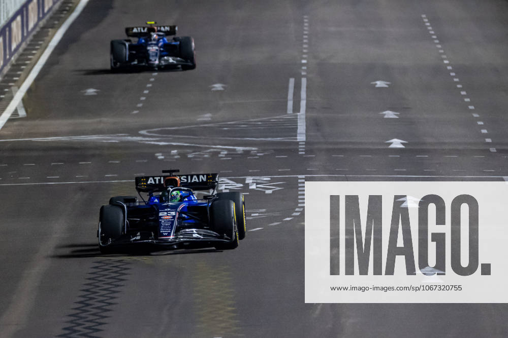 MARINA BAY, SINGAPORE: Alex Albon, racing for the Williams Racing team during the 2025 Formula 1 Singapore Grand Prix at the Marina Bay Street Circuit in Marina Bay, Singapore