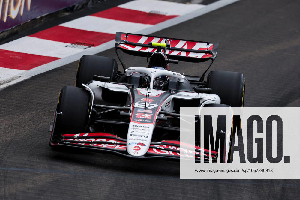 F1 - SINGAPORE GRAND PRIX 2025 87 BEARMAN Ollie Oliver (gbr), Haas F1 Team VF-25 Ferrari, action during the 2025 Formula 1 Singapore Grand Prix, 18th round of the 2025 FIA Formula One World Championship, WM, Weltmeisterschaft from October 3 to 5, 2025 on the Marina Bay Street Circuit, in Singapore - SingaporeSingapore