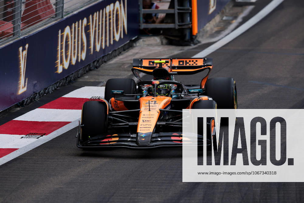 F1 - SINGAPORE GRAND PRIX 2025 04 NORRIS Lando (gbr), McLaren F1 Team MCL39, action during the 2025 Formula 1 Singapore Grand Prix, 18th round of the 2025 FIA Formula One World Championship, WM, Weltmeisterschaft from October 3 to 5, 2025 on the Marina Bay Street Circuit, in Singapore - SingaporeSingapore