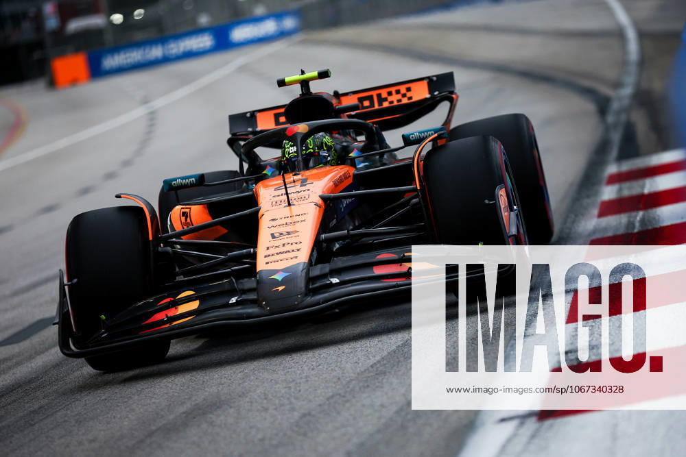F1 - SINGAPORE GRAND PRIX 2025 04 NORRIS Lando (gbr), McLaren F1 Team MCL39, action during the 2025 Formula 1 Singapore Grand Prix, 18th round of the 2025 FIA Formula One World Championship, WM, Weltmeisterschaft from October 3 to 5, 2025 on the Marina Bay Street Circuit, in Singapore - SingaporeSingapore