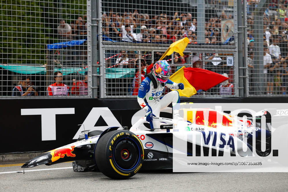 F1 - SINGAPORE GRAND PRIX 2025 LAWSON Liam (nzl), Visa Cash App RB F1 Team VCARB02, portrait during the 2025 Formula 1 Singapore Grand Prix, 18th round of the 2025 FIA Formula One World Championship, WM, Weltmeisterschaft from October 3 to 5, 2025 on the Marina Bay Street Circuit, in Singapore - SingaporeSingapore