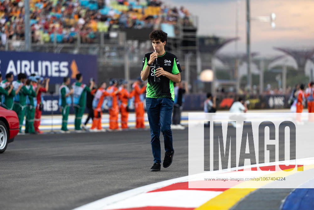 F1 - SINGAPORE GRAND PRIX 2025 BORTOLETO Gabriel (bra), Stake F1 Team Kick C45, portrait during the 2025 Formula 1 Singapore Grand Prix, 18th round of the 2025 FIA Formula One World Championship, WM, Weltmeisterschaft from October 3 to 5, 2025 on the Marina Bay Street Circuit, in Singapore - SingaporeSingapore