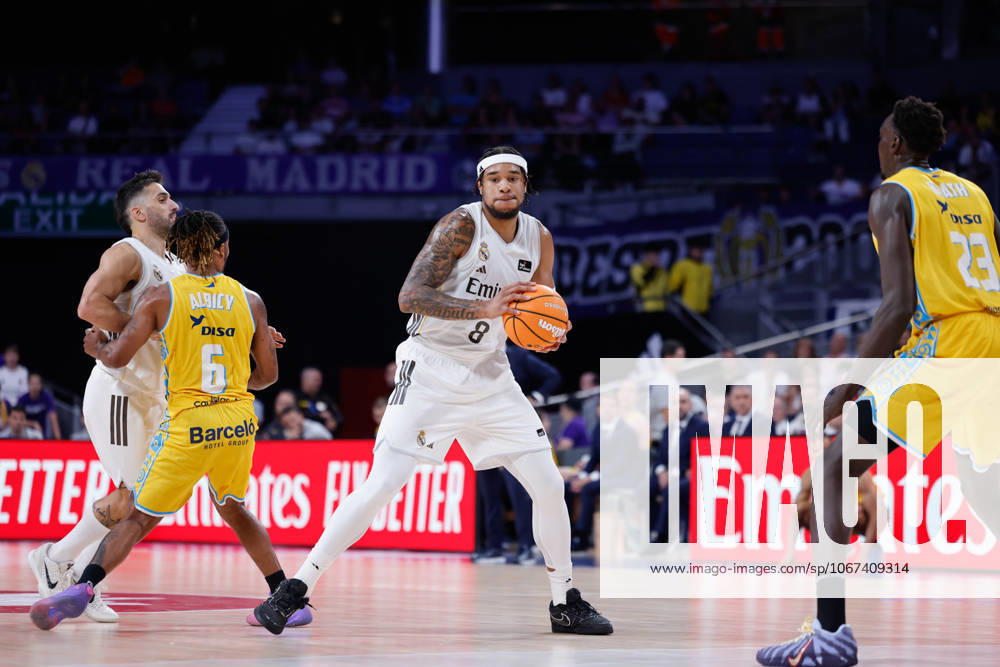 Chuma Okeke of Real Madrid in action during the Spanish League, Liga ACB Endesa, basketball match played between Real Madrid and Dreamland Gran Canaria at Movistar Arena on October 05, 2025, in Madrid, Spain. Madrid Spain - ZUMAa181 20251005_zaa_a181_043