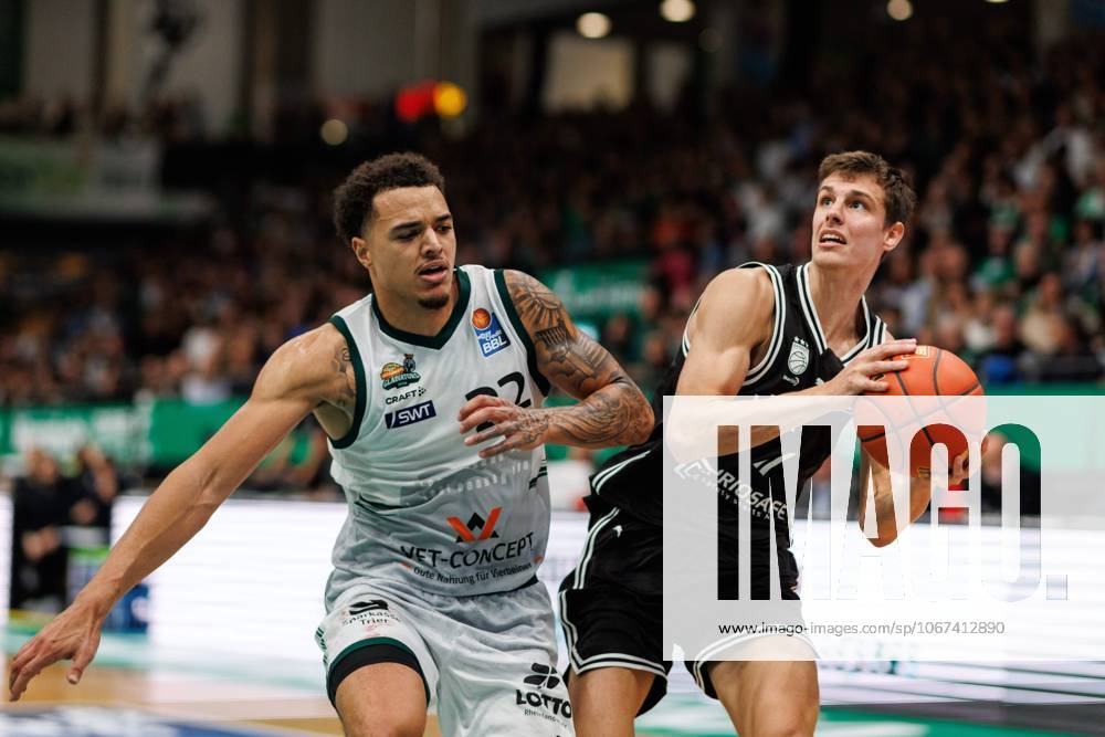 Richard Balint (BMA365 Bamberg Baskets) im Zweikampf mit Nolan Adekunle (Gladiators Trier), Vet Concept Gladiators Trier vs BMA365 Bamberg Baskets, Basketball, easyCredit BBL, 3. Spieltag, Saison 2025 2026, 05.10.2025 Vet Concept Gladiators Trier vs BMA365 Bamberg Baskets, Basketball, easyCredit BBL, 3. Spieltag, Saison 2025 2026
