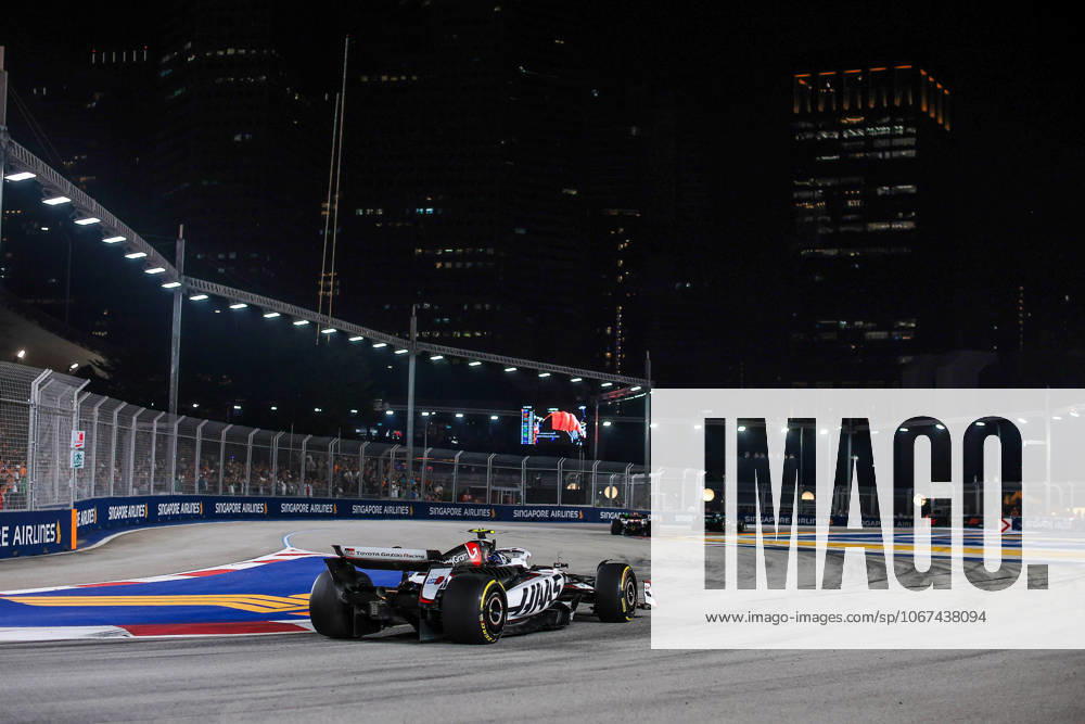 F1 - SINGAPORE GRAND PRIX 2025 87 BEARMAN Ollie Oliver (gbr), Haas F1 Team VF-25 Ferrari, action during the 2025 Formula 1 Singapore Grand Prix, 18th round of the 2025 FIA Formula One World Championship, WM, Weltmeisterschaft from October 3 to 5, 2025 on the Marina Bay Street Circuit, in Singapore - SingaporeSingapore