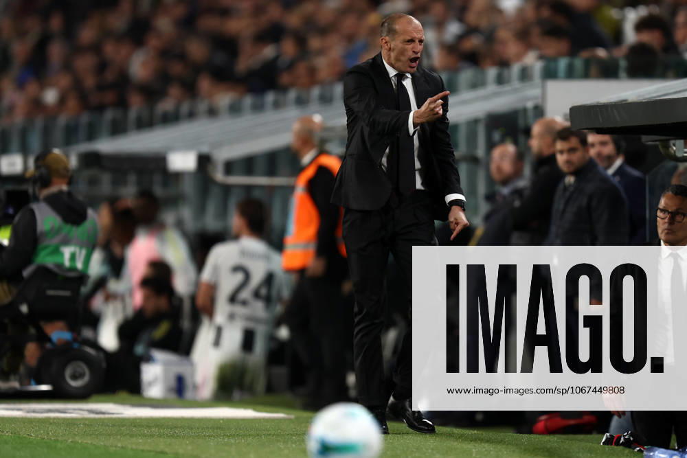 Juventus Fc - Ac Milan Massimiliano Allegri, head coach of Ac Milan yells during the Serie A match beetween Juventus Fc and Ac Milan at Allianz Stadium on October 5, 2025 in Turin, Italy . Torino Allianz Stadium Italy