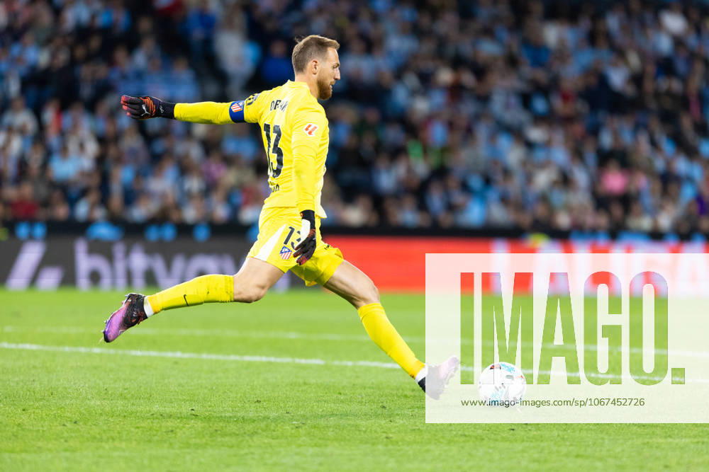 Real Club Celta de Vigo v Club Atletico de Madrid - LaLiga EA Sports VIGO, SPAIN - OCTOBER 5: Jan Oblak Goalkeeper of Atletico de Madrid in action during the LaLiga EA Sports match between Real Club Celta de Vigo and Club Atletico de Madrid at Estadio Abanca-Balaidos on October 5, 2025 in Vigo, Spain. (Photos by Diego Simon Photo Players Images Magara Press) Vigo Estadio Abanca-Balaidos Spain