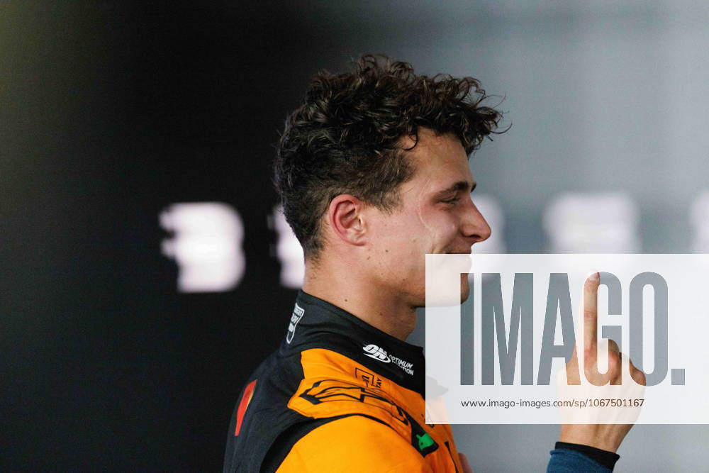 Lando Norris of Great Britain and the McLaren Formula 1 Team celebrates after placing third in the Grand Prix of Singapore at the Marina Bay Street Circuit. Singapore Singapore - ZUMAngap 20251005_aaa_s197_569
