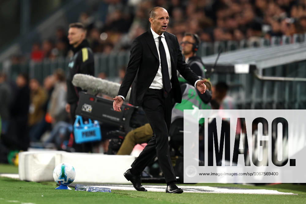 Juventus Fc - Ac Milan Massimiliano Allegri, head coach of Ac Milan gestures during the Serie A match beetween Juventus Fc and Ac Milan at Allianz Stadium on October 5, 2025 in Turin, Italy . Torino Allianz Stadium Italy