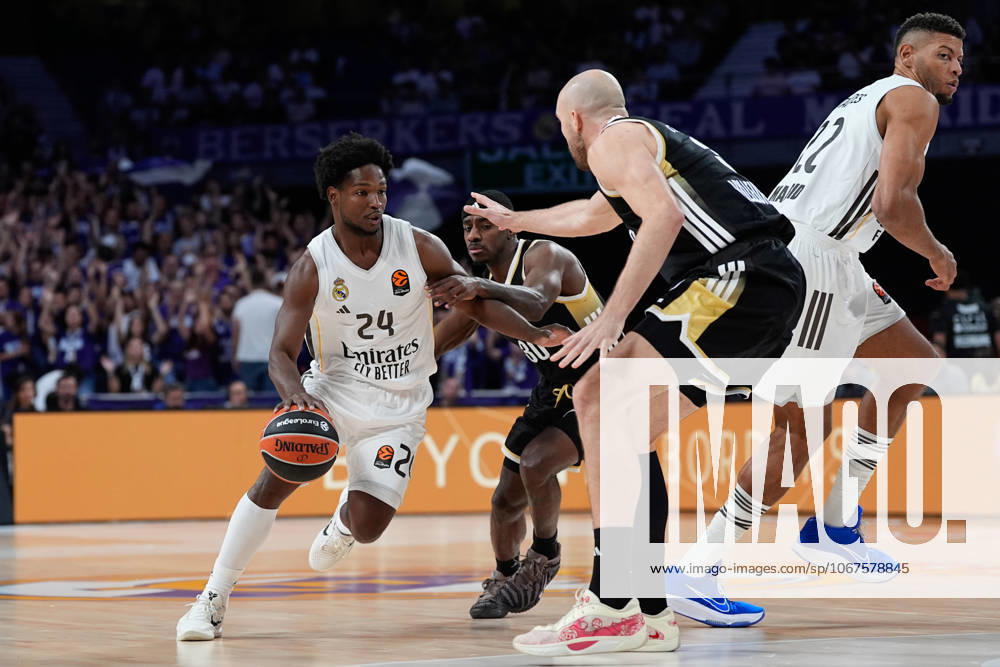 Andres Feliz of Real Madrid in action during the Turkish Airlines Euroleague 2025 26 League Phase MD3, match played between Real Madrid and LDLC ASVEL Villeurbanne at Movistar Arena on October 09, 2025 in Madrid, Spain. Madrid Spain - ZUMAa181 20251009_zaa_a181_372