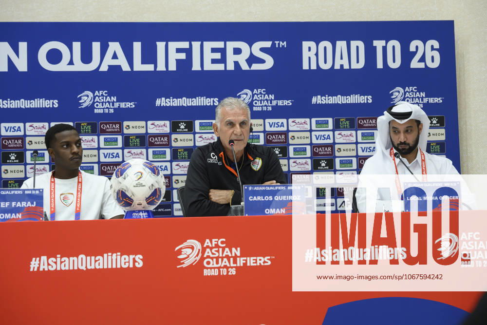 Press conference, PK, Pressekonferenz TEAM OMAN-2026 FIFA World Cup, WM, Weltmeisterschaft, Fussball ASIAN QUALIFIER PLAYOFFS Head coach of Oman Carlos Queiroz (C) and player Nayef Faraj (L) attend a press conference ahead of the FIFA World Cup 2026 AFC Asian qualifiers playoffs group A match between United Arab Emirates and Oman at Jassim Bin Hamad Stadium in Doha, Qatar, on October 10, 2025. DOHA Qatar