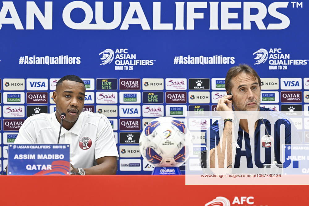 Press conference, PK, Pressekonferenz TEAM QATAR-2026 FIFA World Cup, WM, Weltmeisterschaft, Fussball ASIAN QUALIFIER PLAYOFFS Head coach of Qatar Julen Lopetegui (R) and player Assim Madibo (L) attend a press conference ahead of the FIFA World Cup 2026 AFC Asian qualifiers playoffs group A match between Qatar and United Arab Emirates at Jassim Bin Hamad Stadium in Doha, Qatar, on October 13, 2025. DOHA Qatar