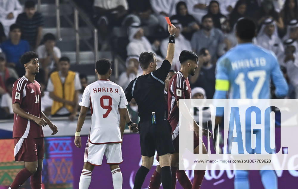 UQATAR v NITED ARAB EMIRATES-2026 FIFA World Cup, WM, Weltmeisterschaft, Fussball ASIAN QUALIFIER PLAYOFFS Uzbekistan referee Tantashev Ilgiz (C) show the red card to Tarek Salman (2nd R) of Qatar during the FIFA World Cup 2026 AFC Asian qualifiers playoffs group A match between Qatar and United Arab Emirates at Jassim Bin Hamad Stadium in Doha, Qatar, on October 14, 2025. DOHA Qatar