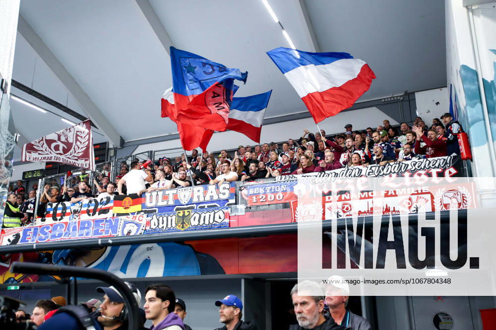 Ice hockey, Eishockey - CHL, EC RBS vs Berlin SALZBURG,AUSTRIA,15.OCT.25 - ICE HOCKEY - CHL, Champions Hockey League, group stage, EC Red Bull Salzburg vs Eisbaeren Berlin. Image shows fans of Berlin. GEPAxpictures xMathiasxMandl